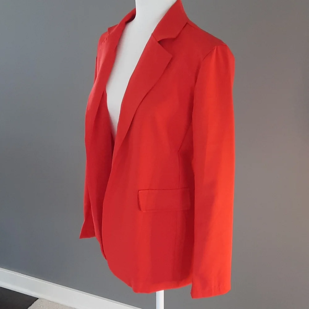 NWOT. Open front long sleeve blazer